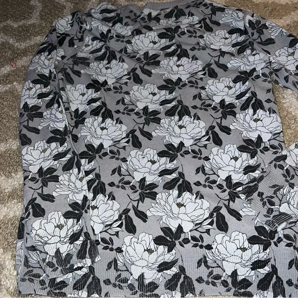 Zara size S sweater like new